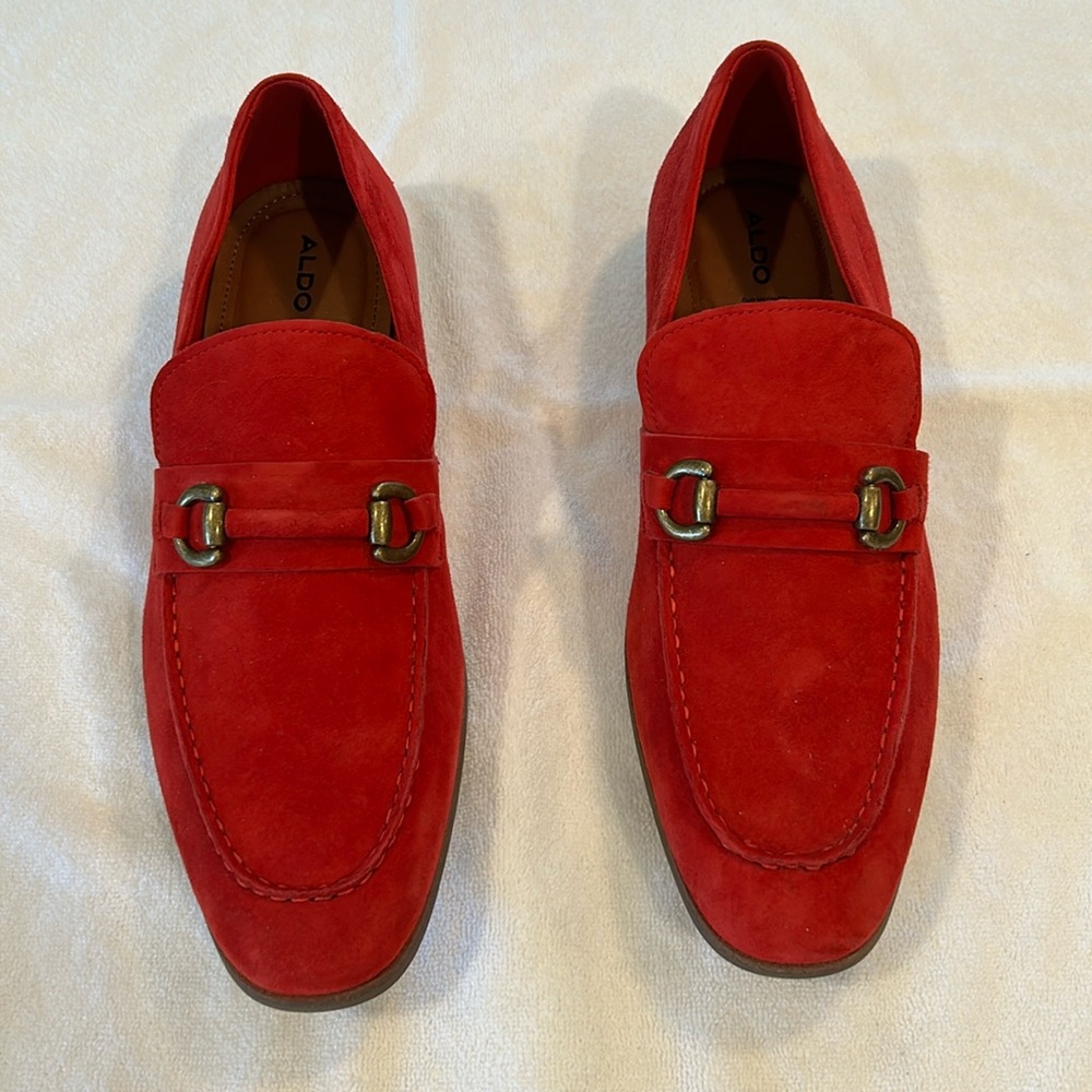 BRAND NEW RED ALDO